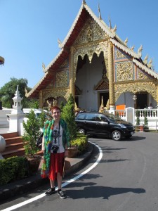 Ina vor dem Wat Phra Singh