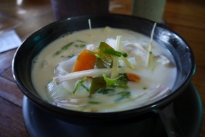 Kokusnuss-Hänchen-Suppe